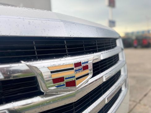 Used 2017 Cadillac Escalade Luxury AWD/4WD image 12