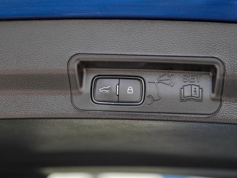 Used 2022 Ford Explorer Limited image 50