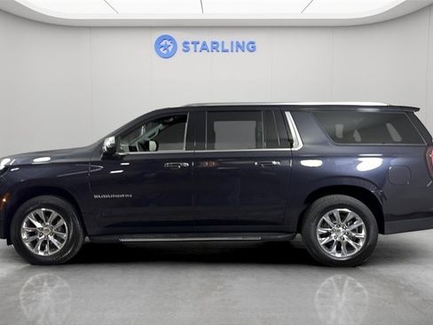 Used 2025 Chevrolet Suburban Premier image 3