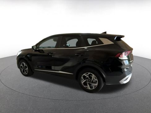 Used 2025 Kia Sportage LX image 9