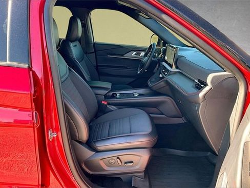 Certified 2025 Ford Explorer ST-Line w/ Premium Package image 7