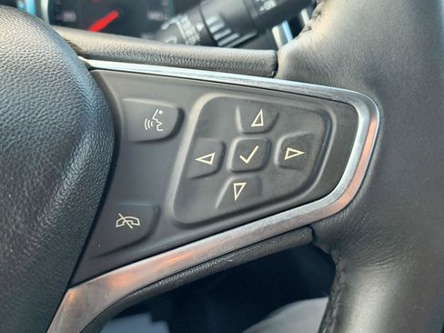 Used 2018 Chevrolet Equinox Premier FWD image 9