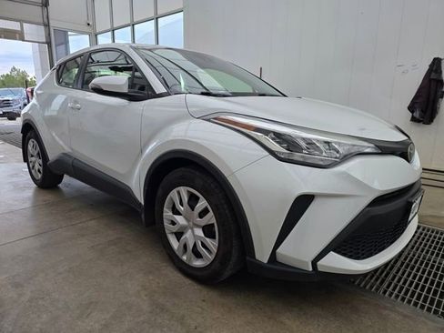 Used 2022 Toyota C-HR XLE image 7