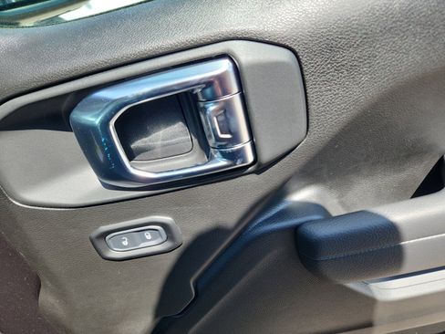 New 2025 Jeep Gladiator Willys image 17