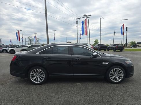 Used 2017 Ford Taurus Limited AWD/4WD image 4