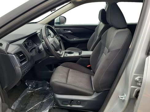 Used 2025 Nissan Rogue SV FWD image 20