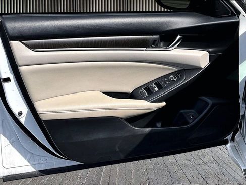 Used 2020 Honda Accord EX image 22