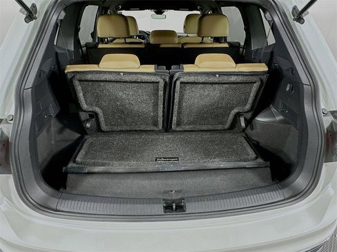 Used 2023 Volkswagen Tiguan SE image 24
