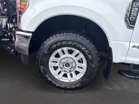 Used 2019 Ford F250 XLT w/ XLT Value Package image 7