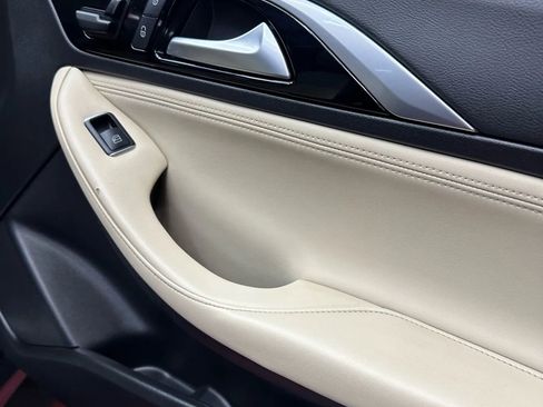 Used 2017 INFINITI QX30 Premium w/ Navigation Package image 37