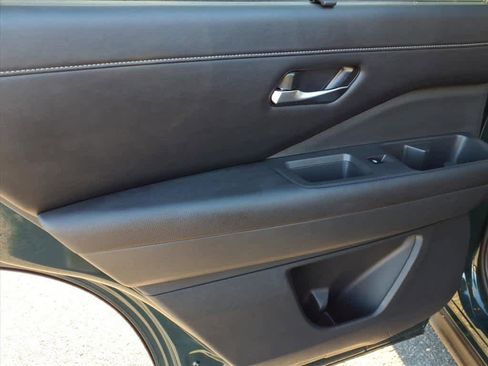 Certified 2024 Nissan Pathfinder SL w/ Black Appearance Package image 10