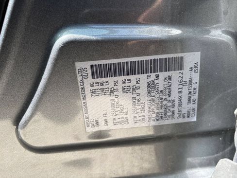 Used 2025 Nissan Rogue SV AWD/4WD image 29