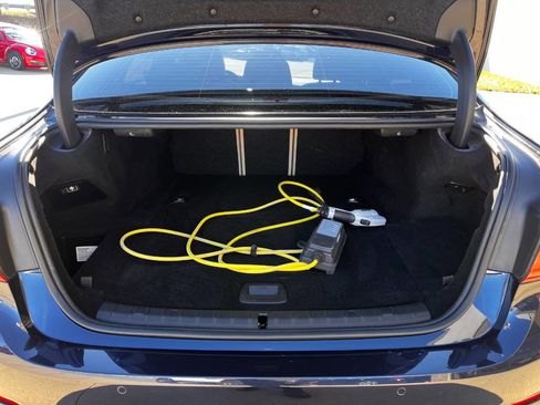 Used 2019 BMW 530e w/ Convenience Package image 18