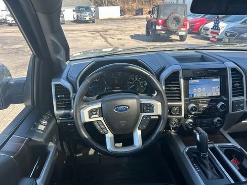 Used 2017 Ford F150 Lariat w/ Equipment Group 502A Luxury AWD/4WD image 19