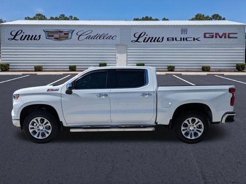Used 2022 Chevrolet Silverado 1500 LTZ w/ LTZ Premium Package AWD/4WD image 7