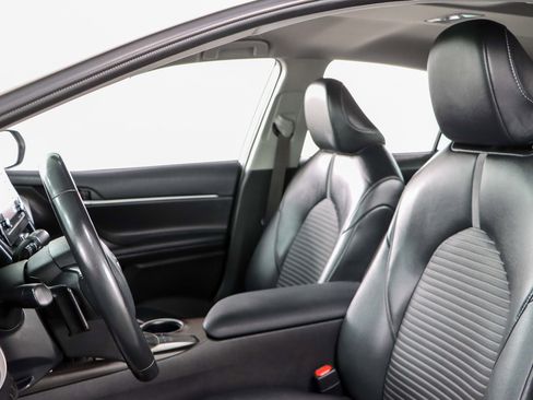 Used 2024 Toyota Camry SE w/ Blackout Package (TMS) image 23