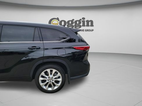 Used 2021 Toyota Highlander Limited AWD/4WD image 31