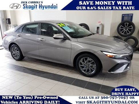 Used 2024 Hyundai Elantra SEL image 1