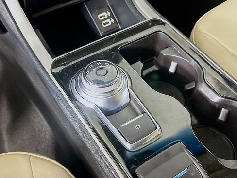 Used 2019 Ford Edge SEL w/ Equipment Group 201A image 16