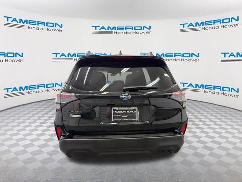 Used 2025 Subaru Forester Premium AWD/4WD image 4