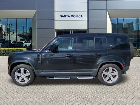 Used 2024 Land Rover Defender 110 SE image 2