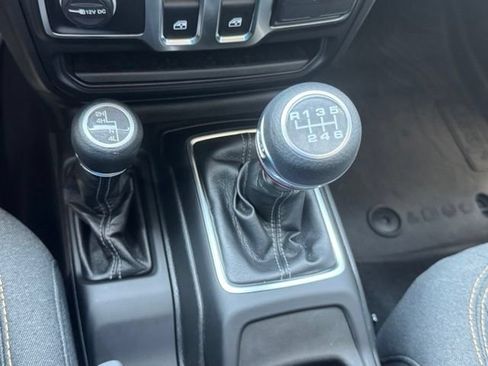 Certified 2025 Jeep Wrangler Sport AWD/4WD image 30