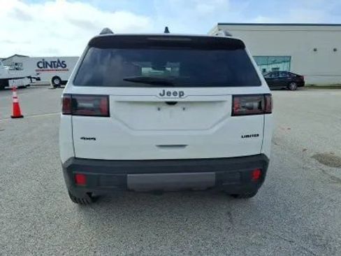 Used 2026 Jeep Cherokee Limited AWD/4WD image 3