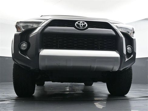 Used 2018 Toyota 4Runner TRD Off-Road image 31