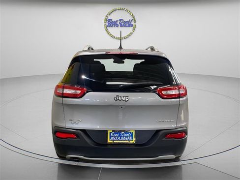 Used 2016 Jeep Cherokee Limited image 5