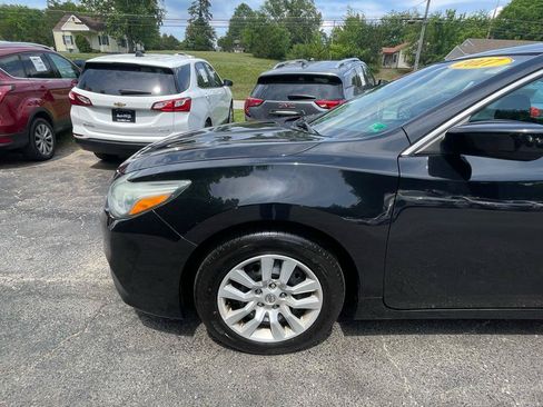 Used 2017 Nissan Altima 2.5 S w/ Power Driver Seat Package FWD image 2