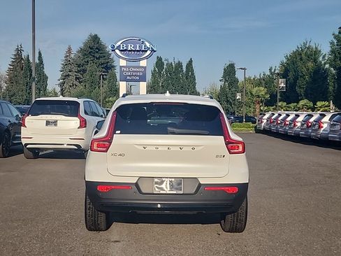 Certified 2023 Volvo XC40 B5 Ultimate w/ Protection Package Premier AWD/4WD image 4