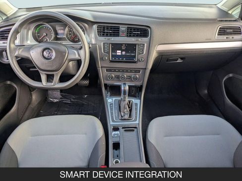 Used 2016 Volkswagen e-Golf SE FWD image 13