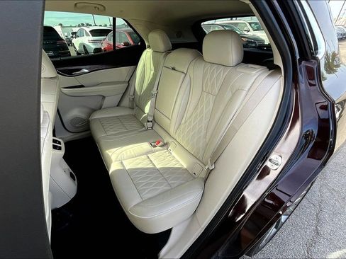 Used 2021 Buick Envision Avenir image 37