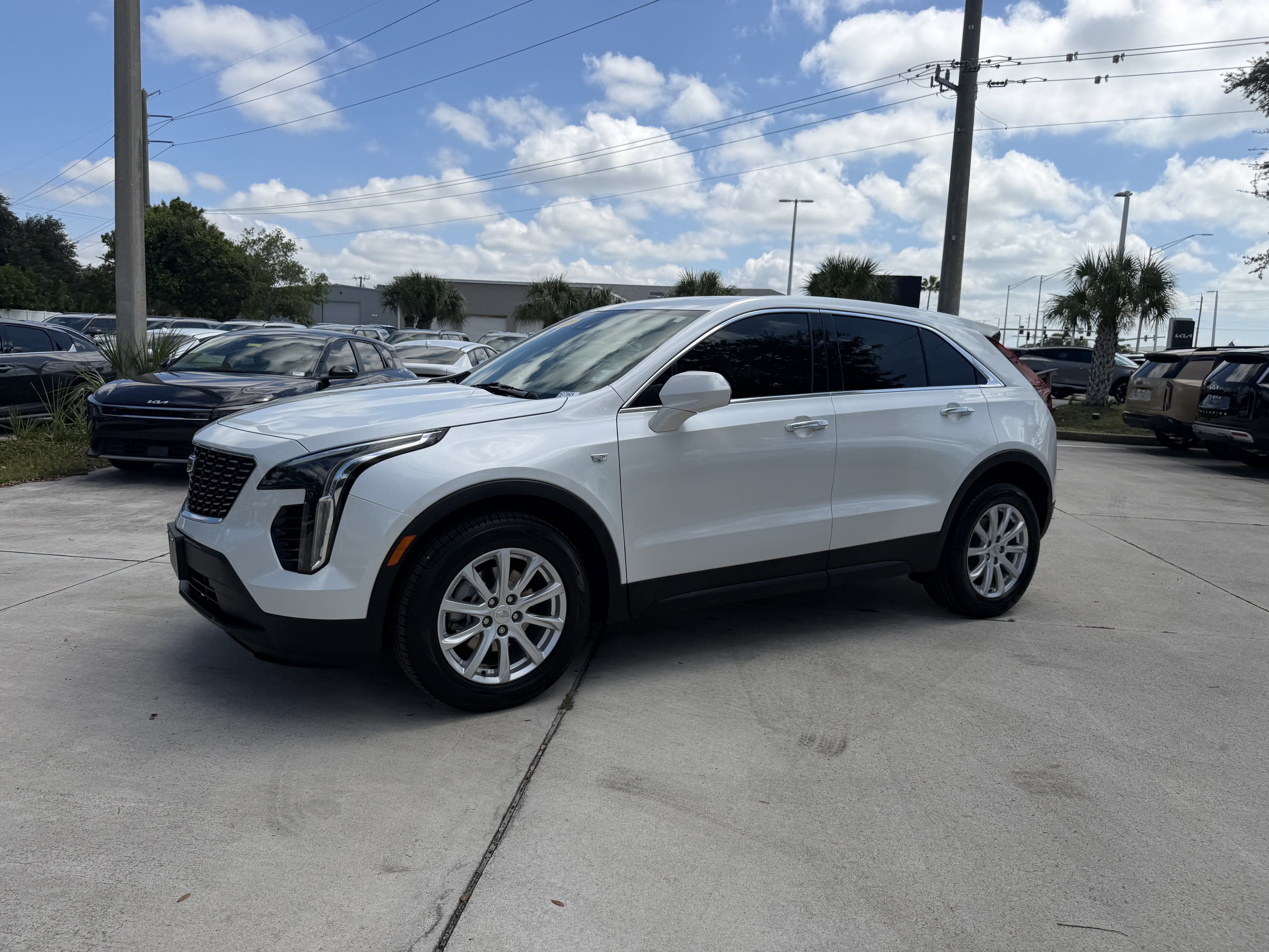 Used 2021 Cadillac XT4 Luxury w/ Driver Awareness Package FWD image 8