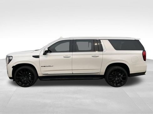 Used 2021 GMC Yukon XL Denali AWD/4WD image 30