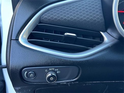 Used 2024 Chevrolet Malibu LT image 19