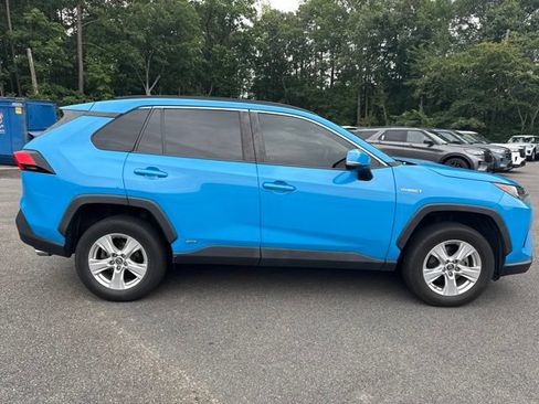 Used 2019 Toyota RAV4 LE w/ Carpet Mat Package AWD/4WD image 6