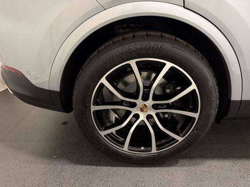 New 2026 Porsche Cayenne image 12