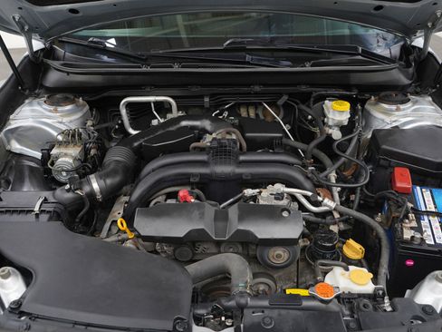 Used 2019 Subaru Outback 2.5i Limited AWD/4WD image 30