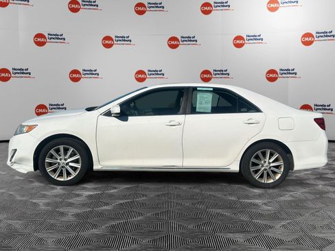 Used 2012 Toyota Camry XLE FWD image 2