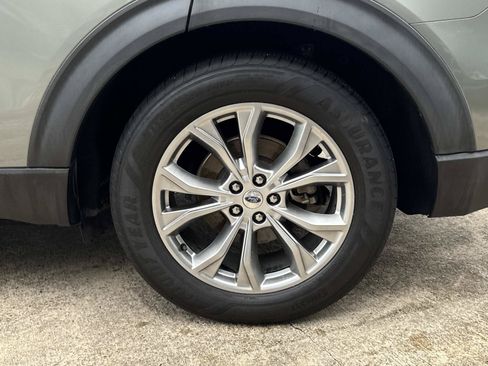 Used 2020 Ford Explorer Limited RWD image 4