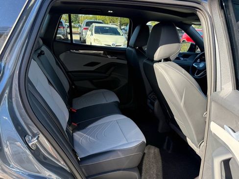 New 2026 Volkswagen Tiguan SE R-Line FWD image 19