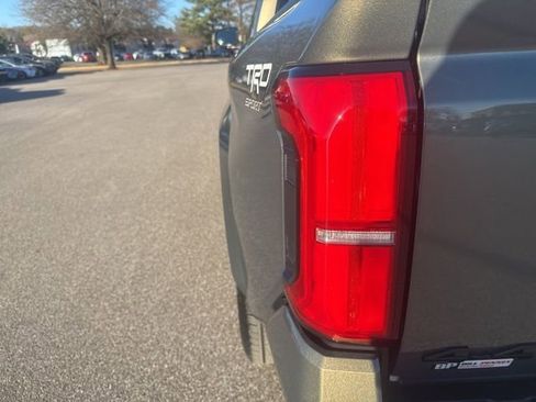 Used 2025 Toyota Tacoma TRD Sport image 10