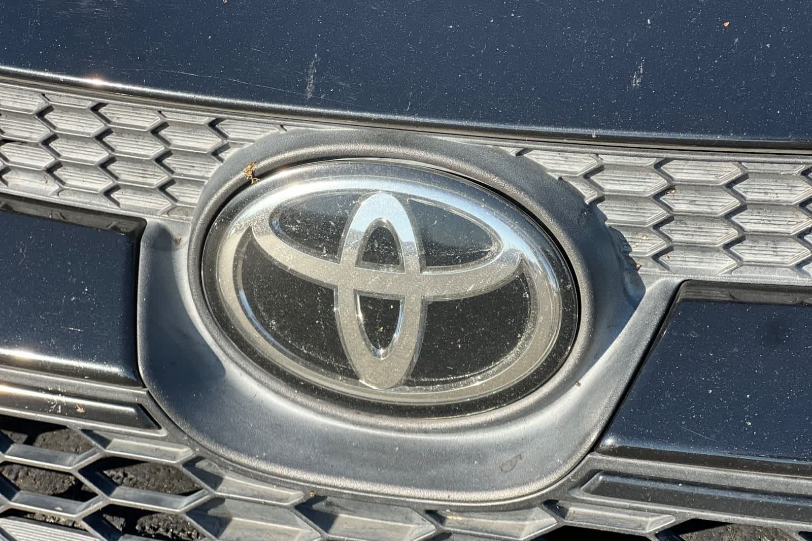 Used 2020 Toyota Corolla LE FWD image 16