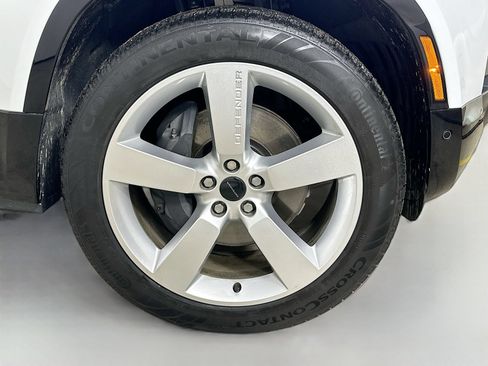 Used 2026 Land Rover Defender 130 X-Dynamic SE AWD/4WD image 11