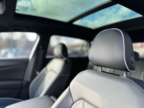 Used 2025 Volkswagen Atlas Cross Sport SEL Premium R-Line image 11