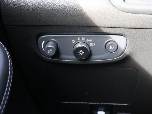 Used 2022 Buick Encore GX Essence w/ Advanced Technology Package image 36