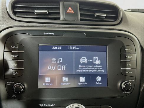 Used 2018 Kia Soul + FWD image 14