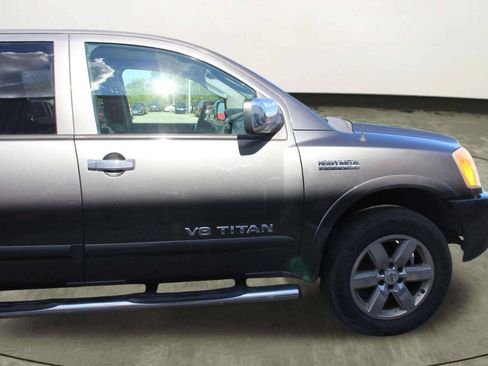 Used 2010 Nissan Titan SE w/ Heavy Metal Edition Pkg AWD/4WD image 11