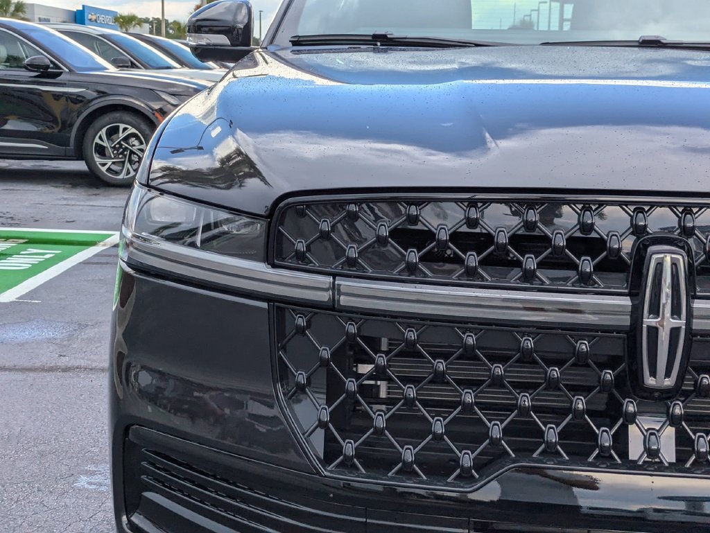 New 2027 Lincoln Navigator L Reserve w/ Jet Appearance Package AWD/4WD image 10